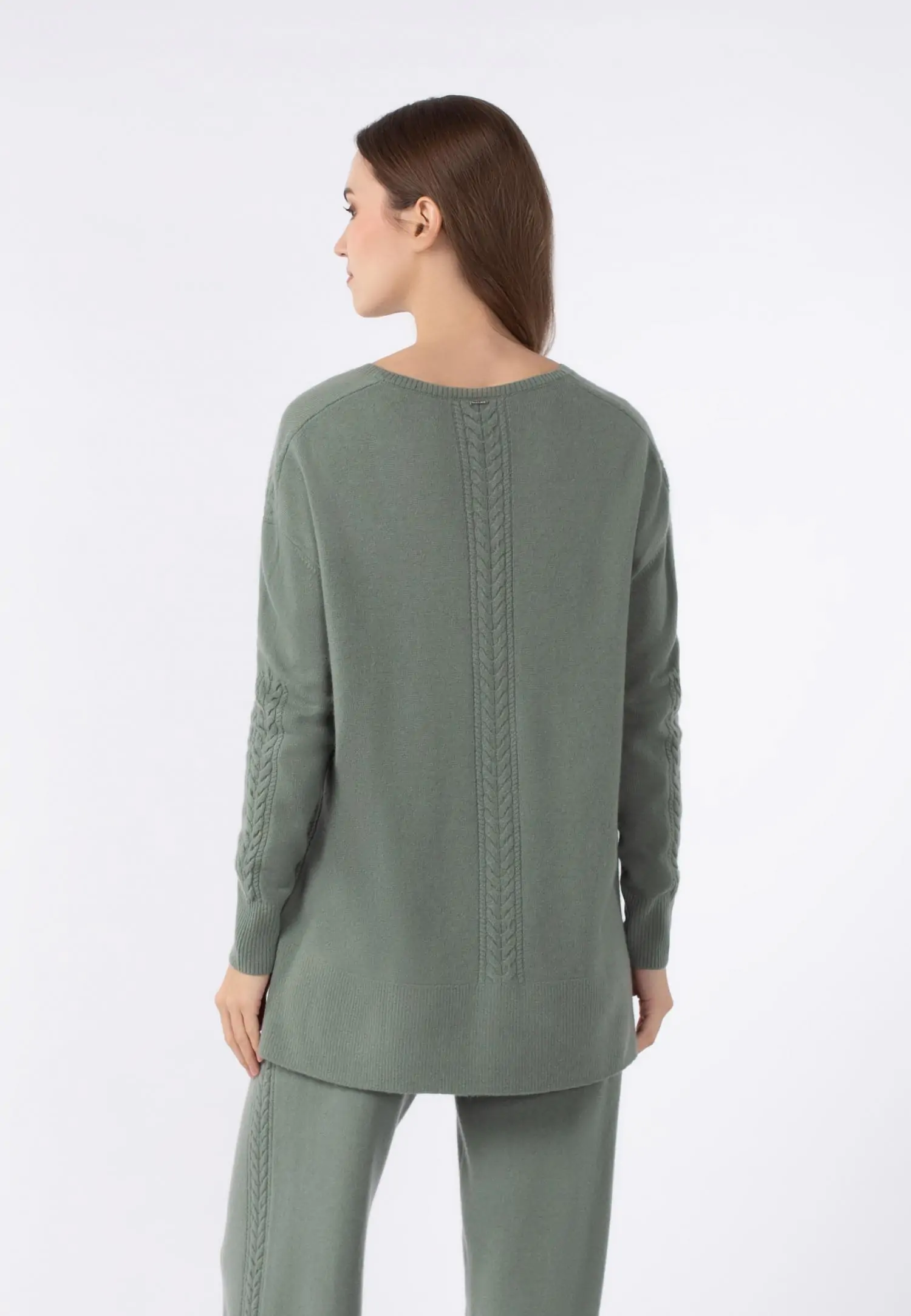 Джемпер с V-образным вырезом W24-00CH0116 Marc & André